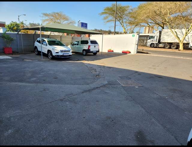 1,000M² WAREHOUSE TO LET IN SPRINGFIELD